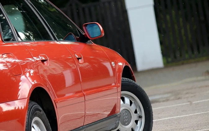 Audi A4 cena 12900 przebieg: 125000, rok produkcji 2000 z Biecz małe 596
